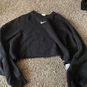 nike cropped crewneck